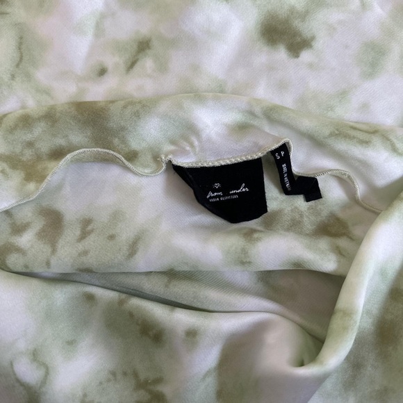 ⭐️URBAN OUTFITTERS - OUT FROM UNDER SILK MARBLE COW NECK CROPPED TANK TOP - Picture 3 of 3